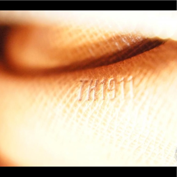 PRE-OWNED LOUIS VUITTON VINTAGE MONOGRAM PAPILLON - Picture 8 of 8